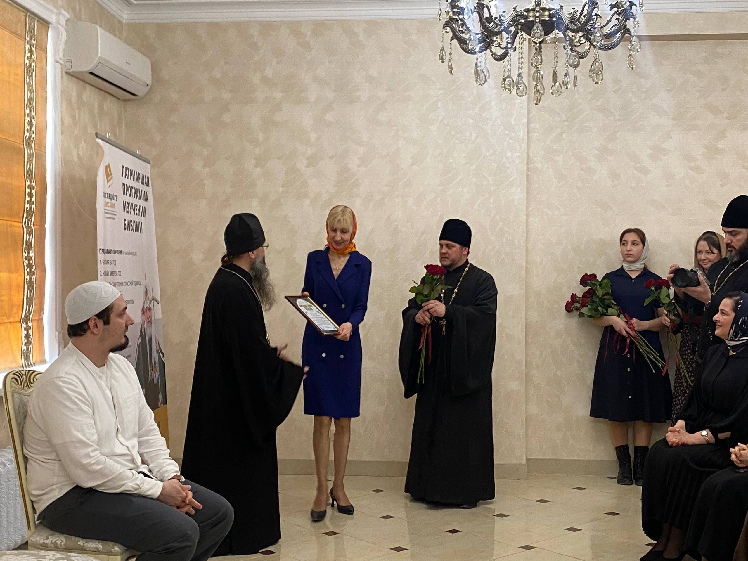 Эмин Мерданов и архиепископ Варлаам обсудили развитие религиозного туризма с представителями туристического сообщества